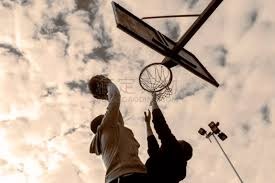 杨瀚森首发出战7分54秒，得到1篮板1失误4犯规。