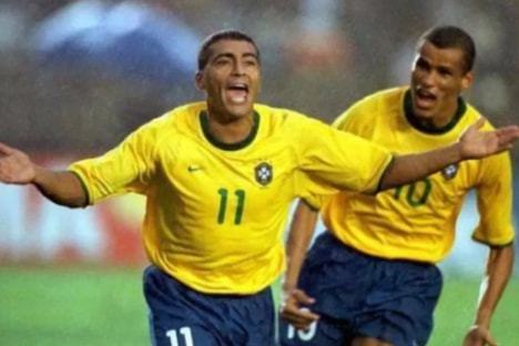 让他在球场 让他在球场