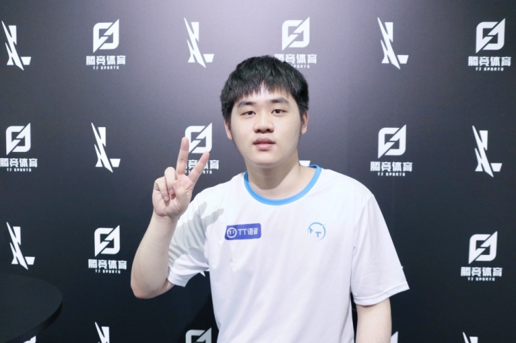 在年轻球员 在年轻球员